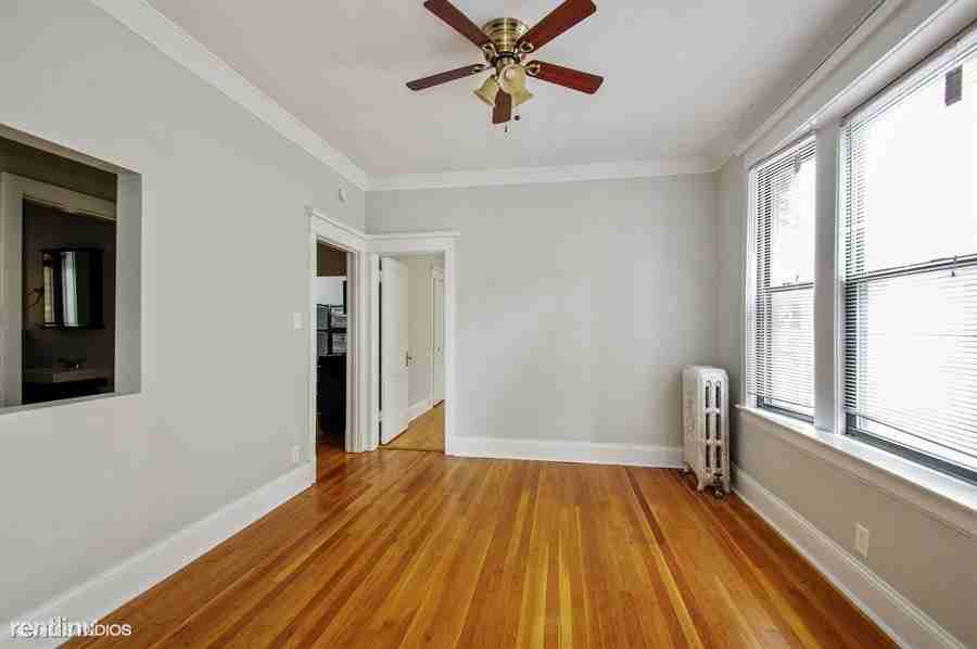 1320 W Waveland Ave - Photo 3 of 17