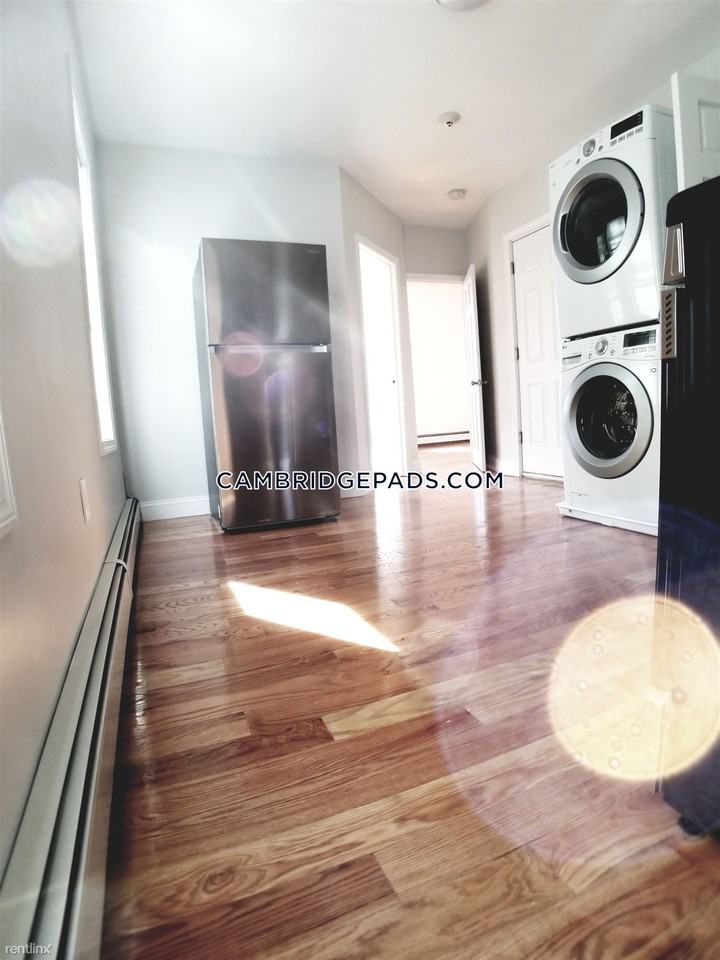 417 Cardinal Medeiros Ave - Photo 3 of 21