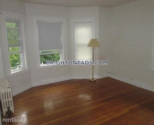 15 Radnor Rd - Photo 2 of 8