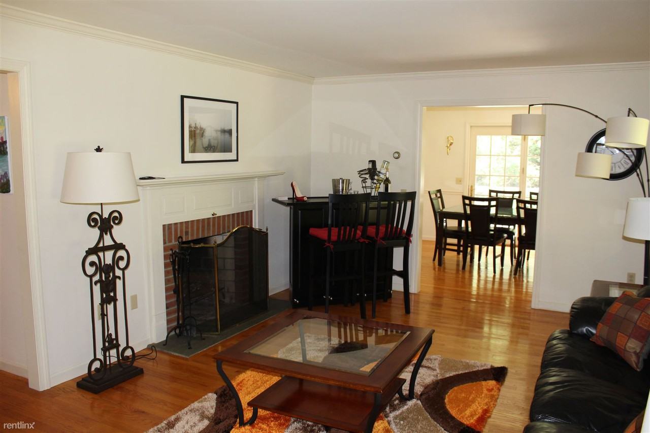 350 Ministerial Rd - Photo 3 of 7