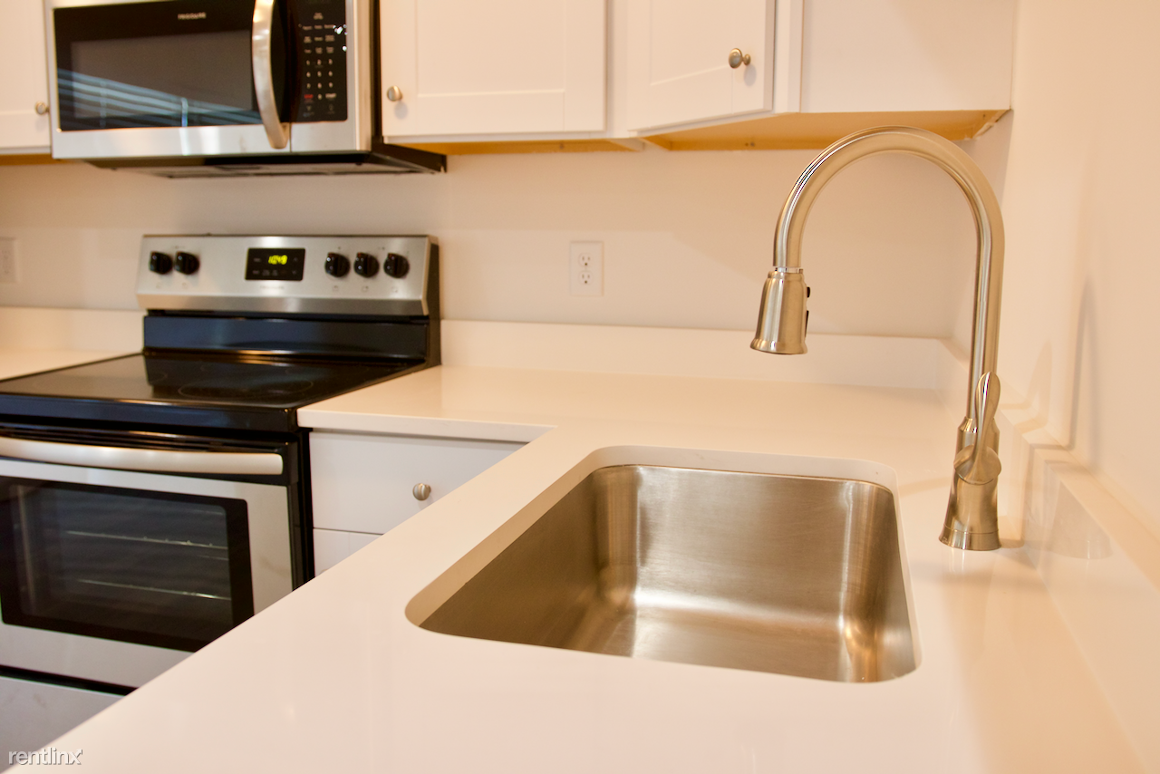 1809 Bennett Ave - Photo 2 of 16