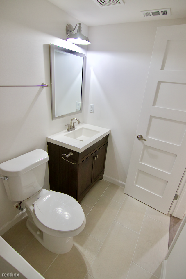 1809 Bennett Ave - Photo 3 of 16