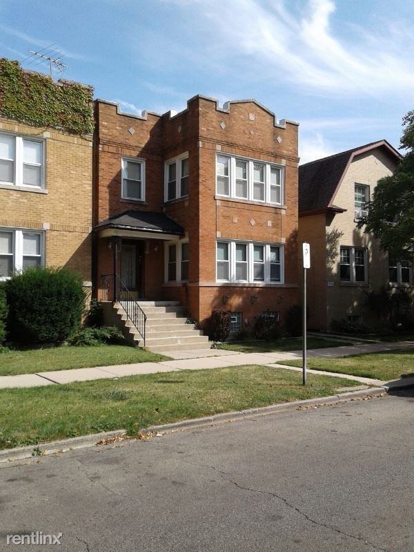 5755 N Maplewood Ave - Photo 2 of 10