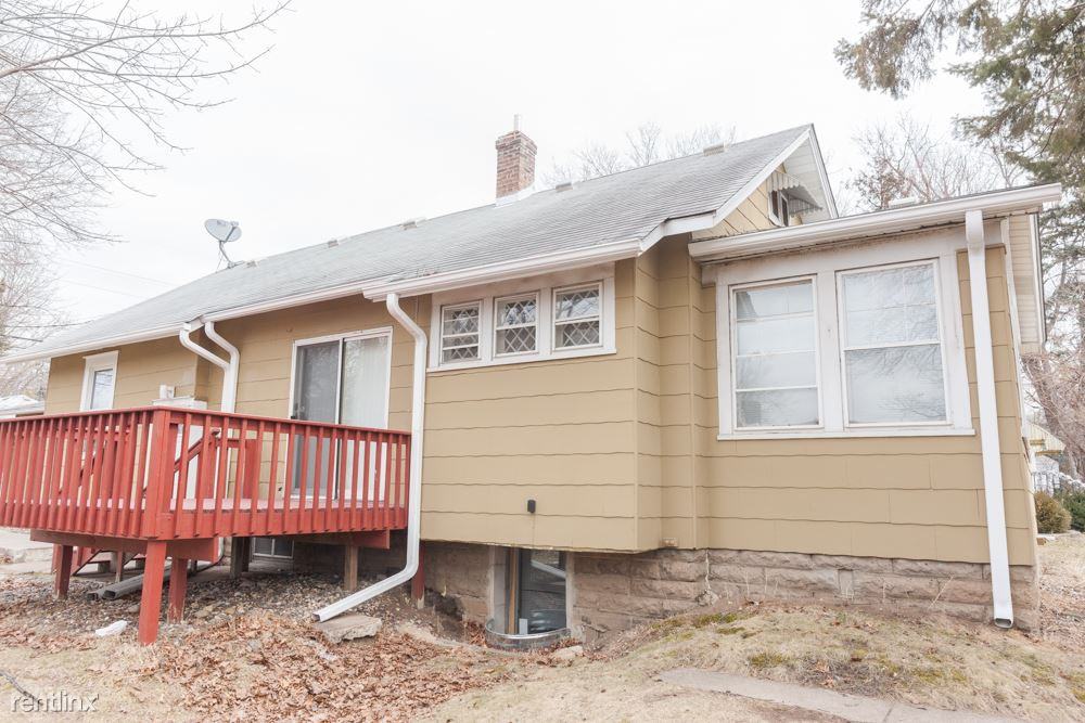 1697 Minnehaha Ave E - Photo 2 of 11