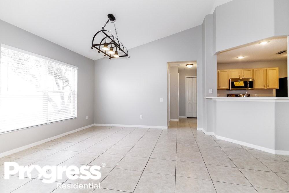 12615 Midpointe Dr - Photo 2 of 13