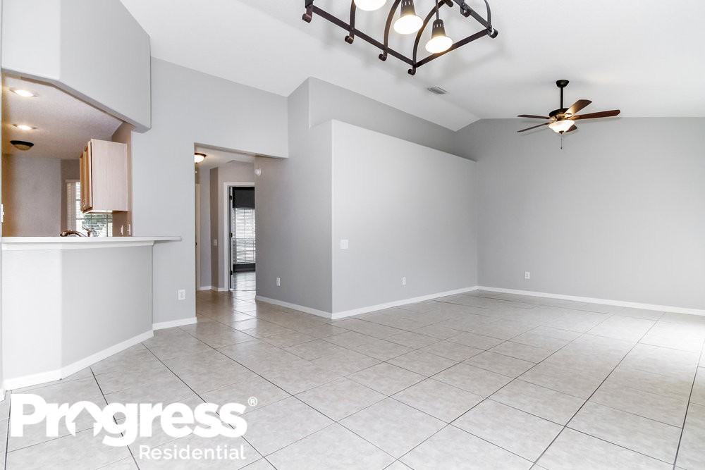 12615 Midpointe Dr - Photo 3 of 13