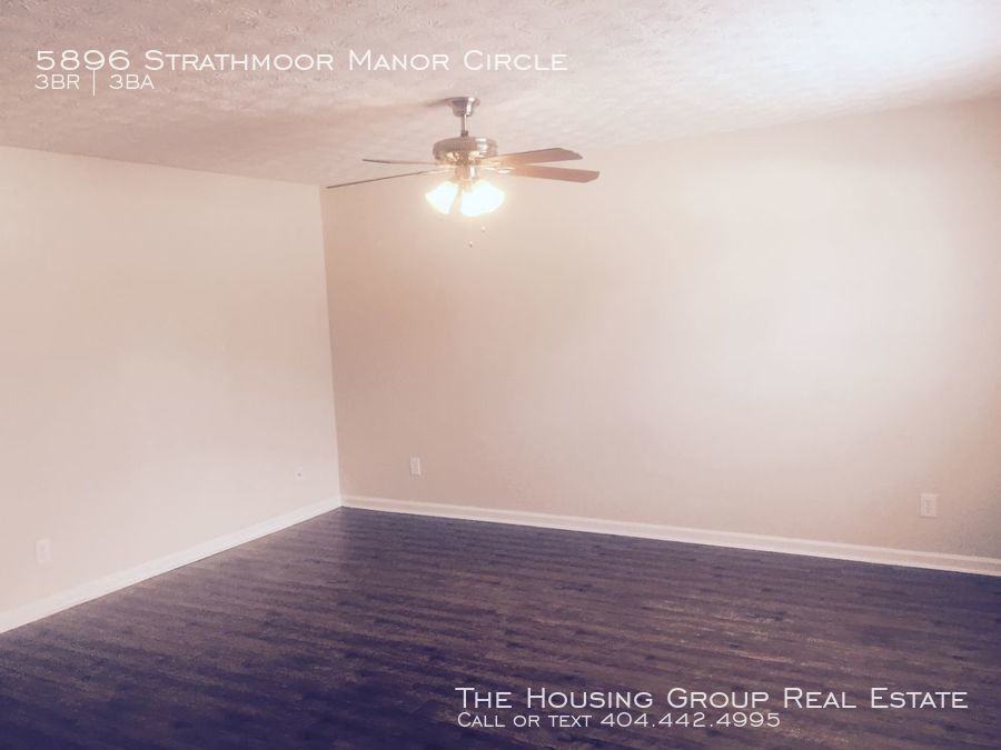 5896 Strathmoor Manor Cir - Photo 2 of 5