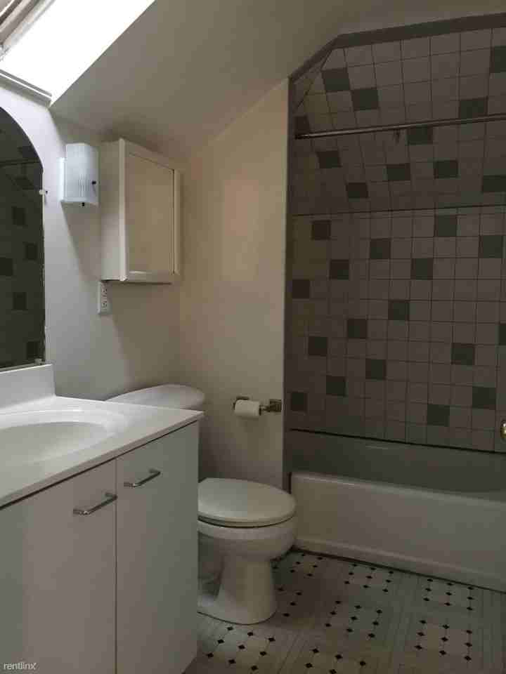 230 Washington St - Photo 3 of 4