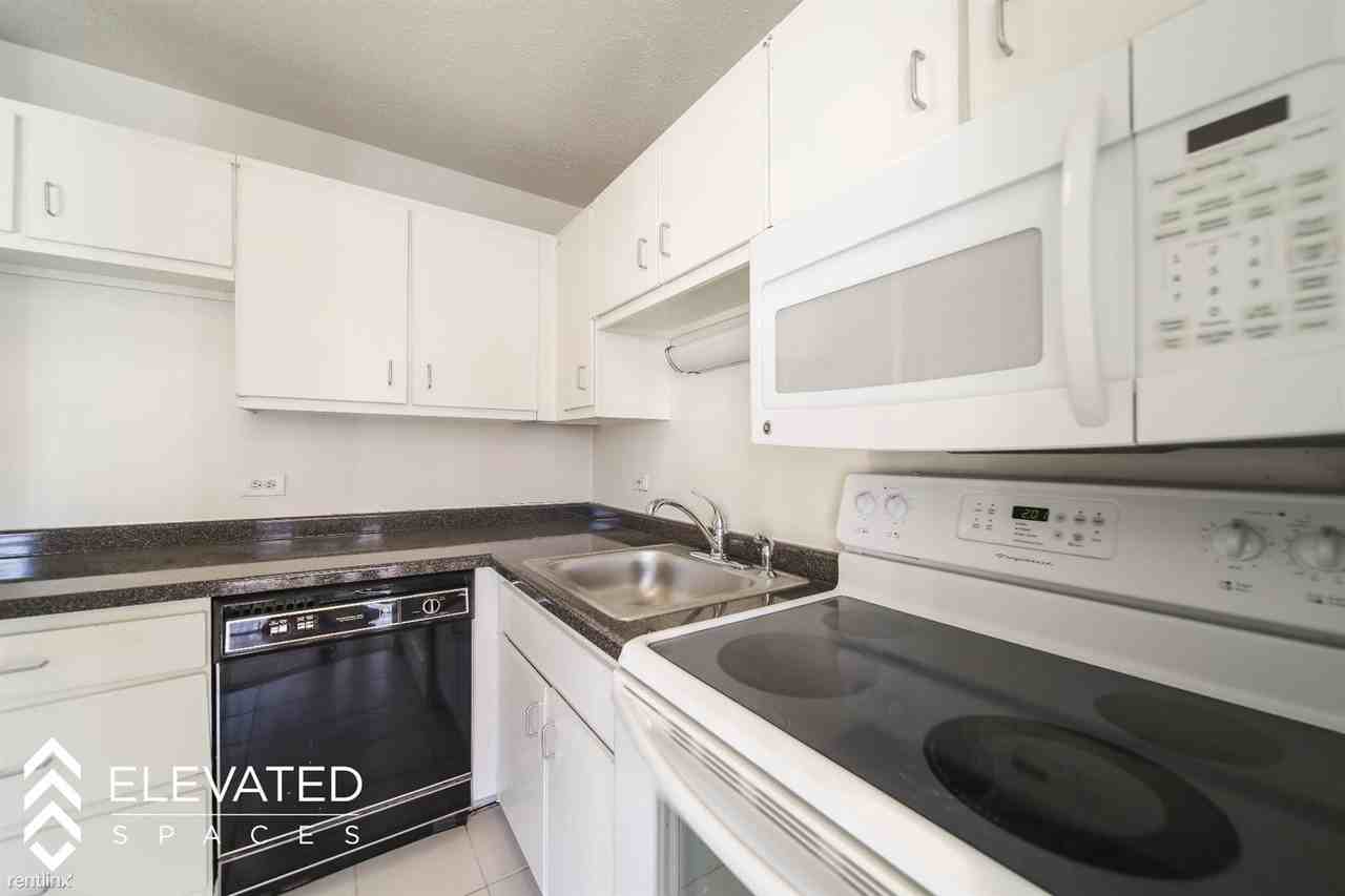 1200 N Lake Shore Dr - Photo 2 of 8