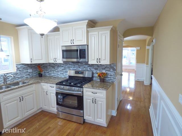 2808 W 85th St - Photo 2 of 13