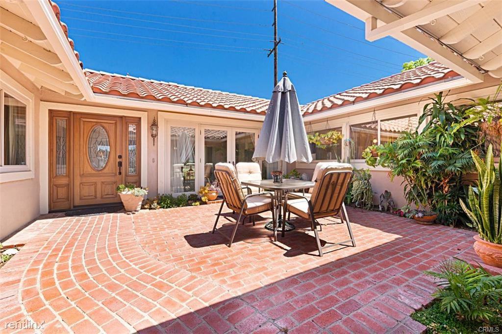 17882 Bishop Cir - Photo 3 of 41