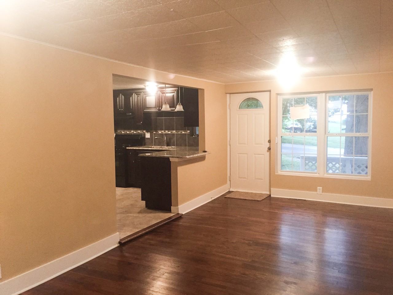 5234 NE Barnes Ave - Photo 3 of 10