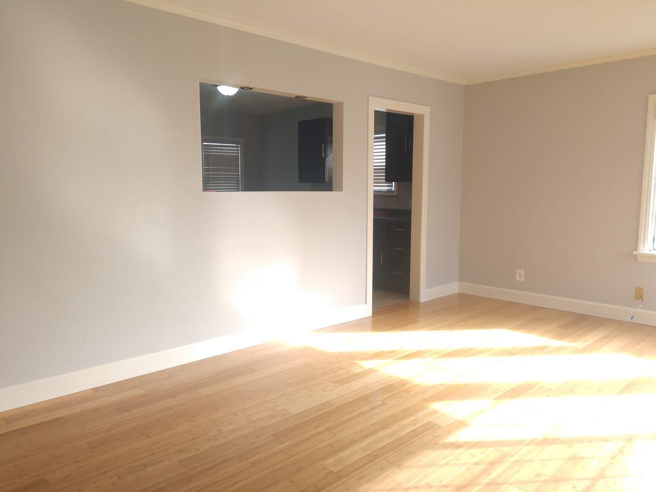 346 Pelly Ave N - Photo 3 of 15