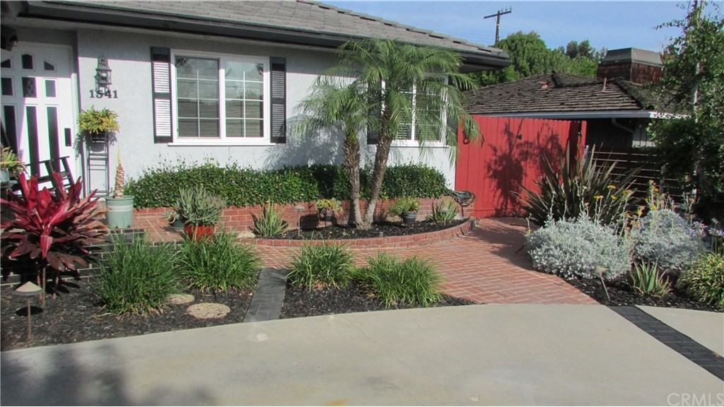 1541 N Greenbrier Rd - Photo 2 of 16