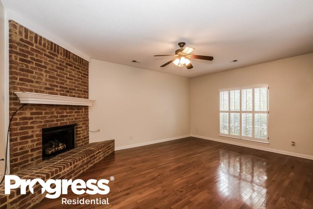 10086 Woodland Birch Cove - Photo 3 of 16