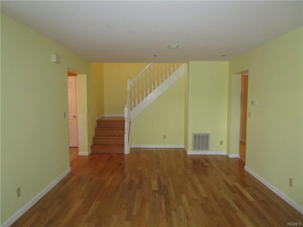 104 Watch Hill Dr - Photo 3 of 26