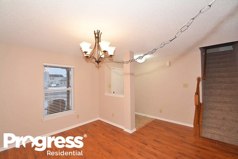 6818 W Stansbury Blvd - Photo 3 of 32