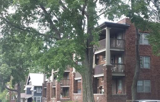 3625 Summit St - Photo 2 of 3