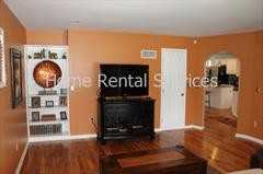 2611 Charlotte St - Photo 3 of 14