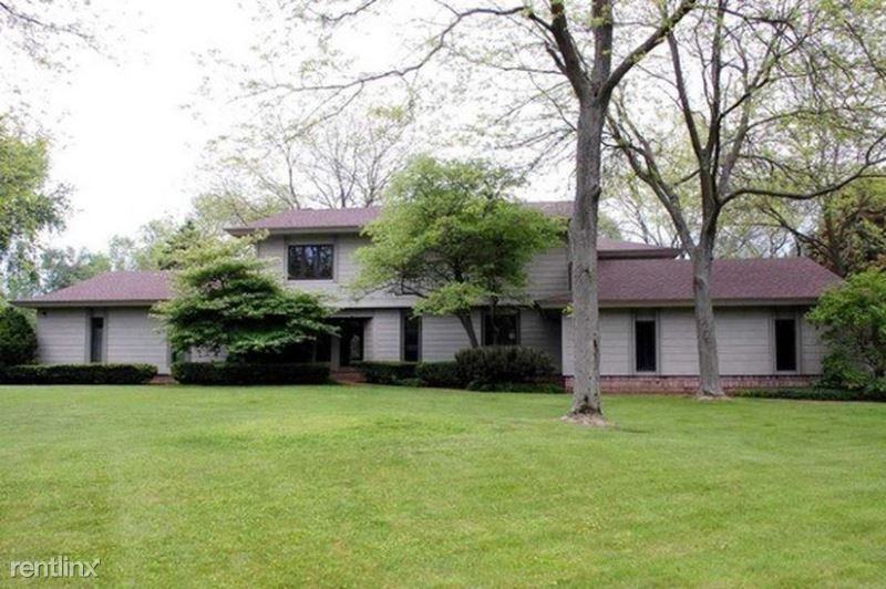 5330 Wind Point Rd - Photo 2 of 12