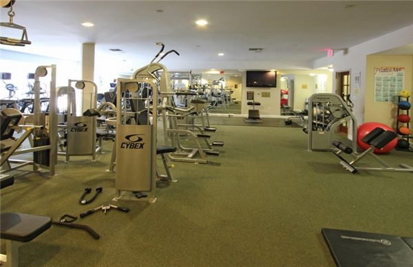 West Palisade Ave - Photo 3 of 15