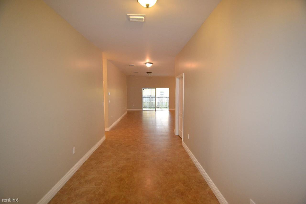 3314 NE 15th Ct - Photo 2 of 6