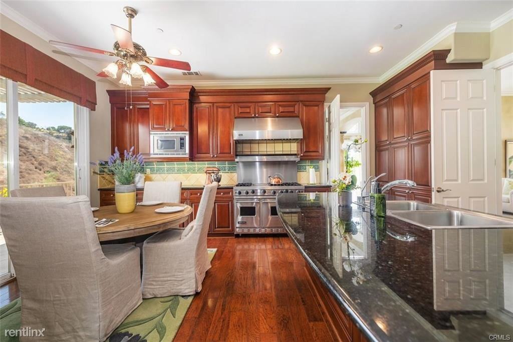 1121 Pinto Dr - Photo 3 of 29