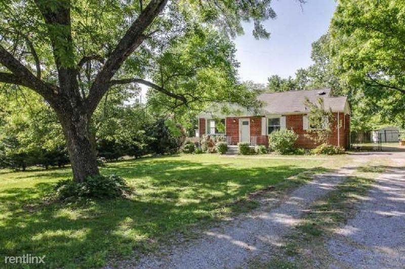 240 Ridgeway Dr - Photo 2 of 13