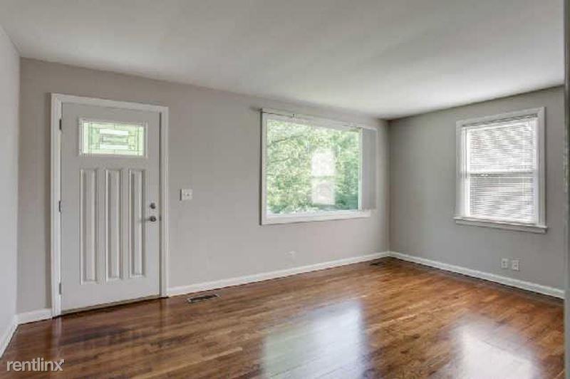 240 Ridgeway Dr - Photo 3 of 13