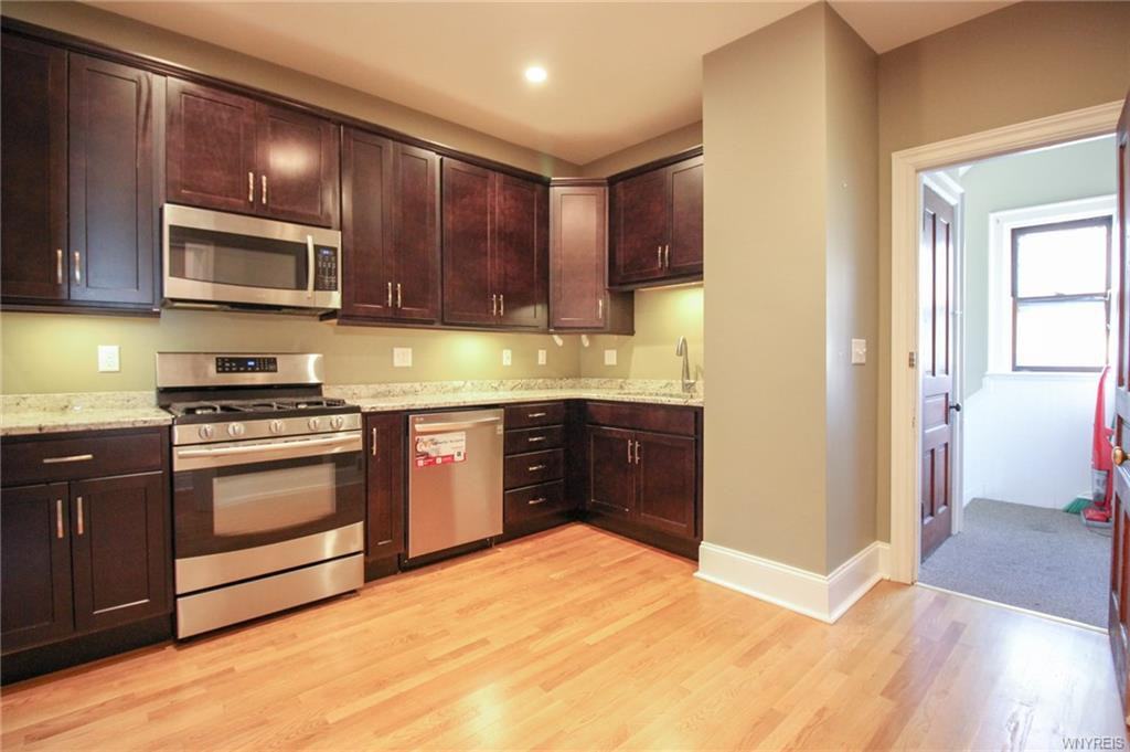 651 W Delavan Ave - Photo 2 of 36