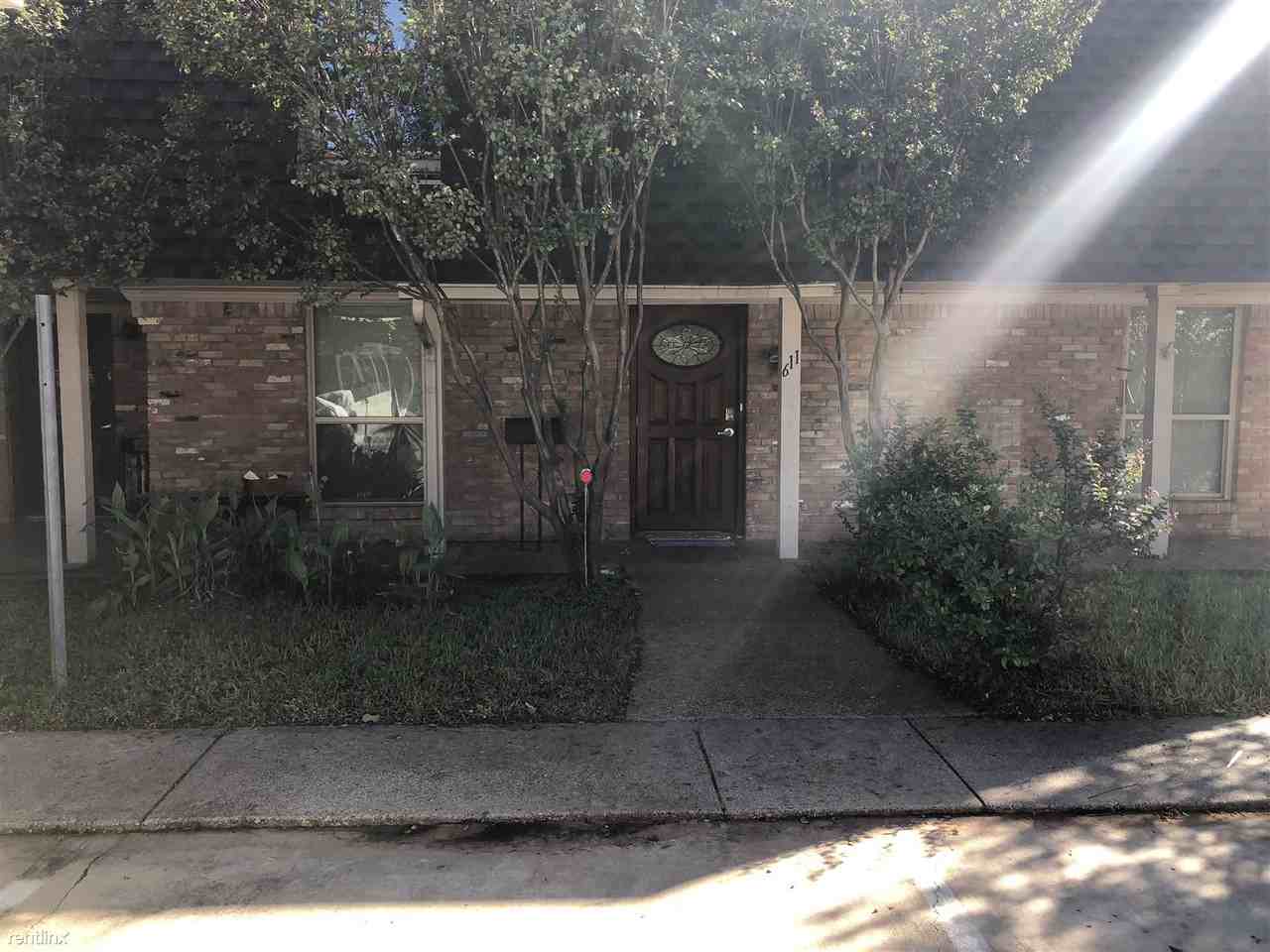 611 Grand Ave - Photo 2 of 5