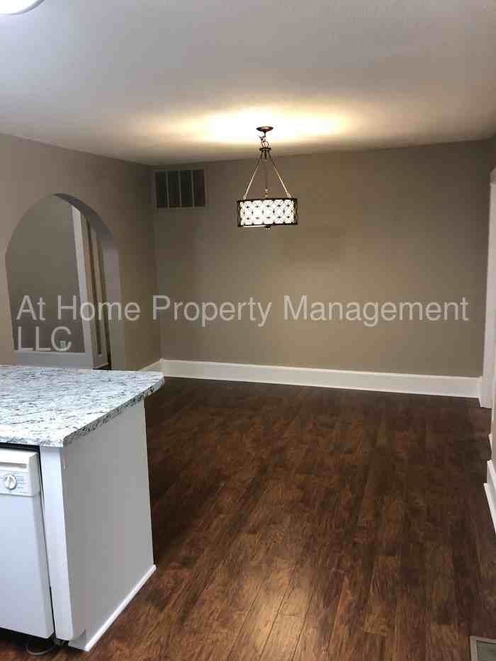 310 E Main St - Photo 2 of 8