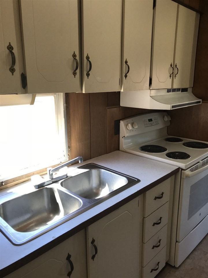 571 Plain Rd - Photo 2 of 10