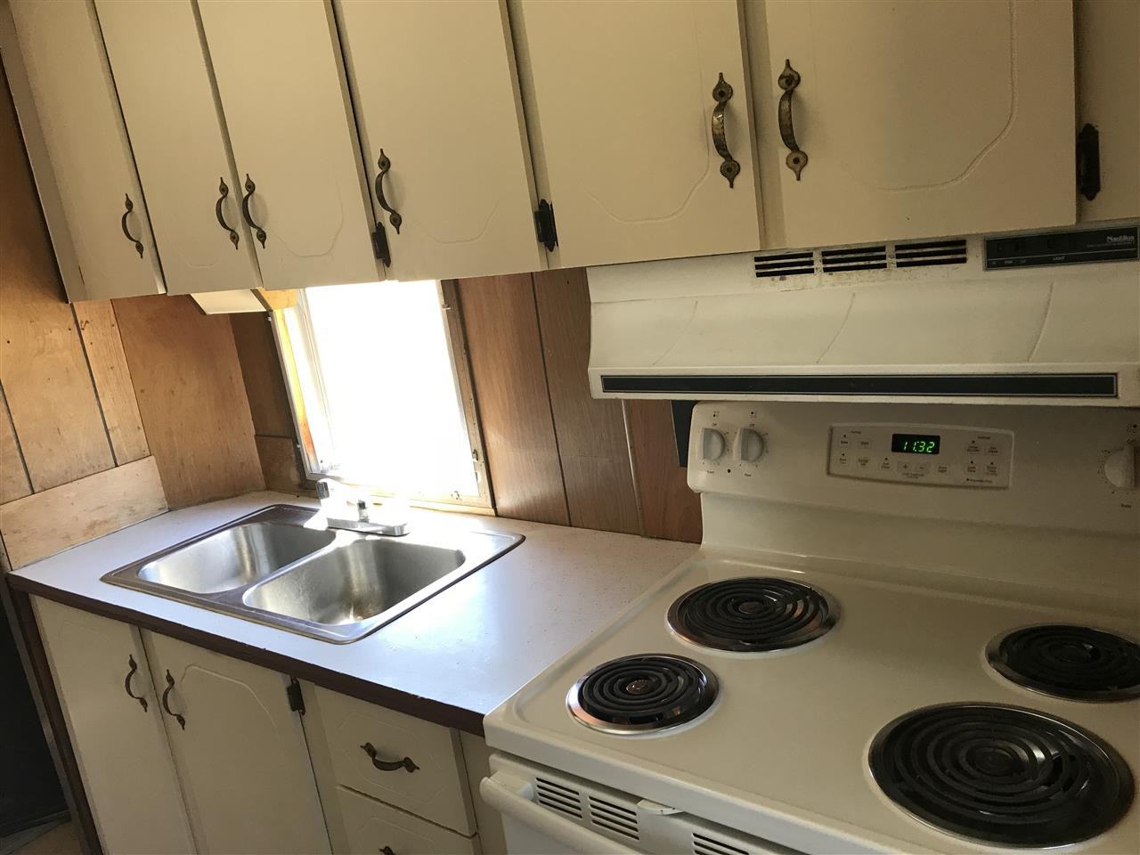 571 Plain Rd - Photo 3 of 10