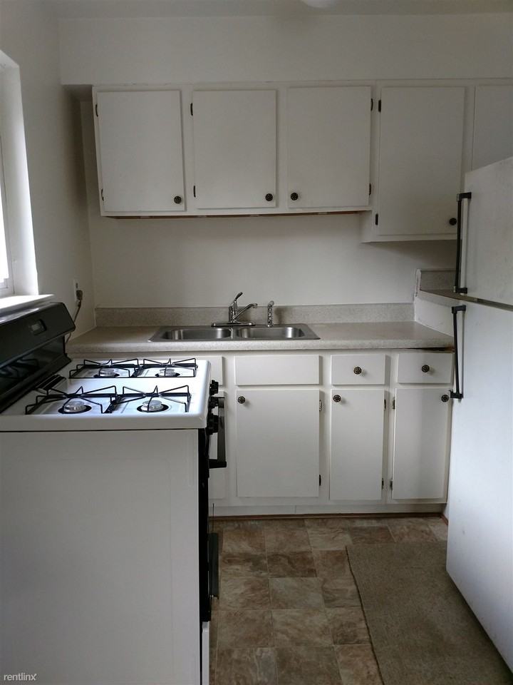 116 W 36th St - Photo 3 of 6