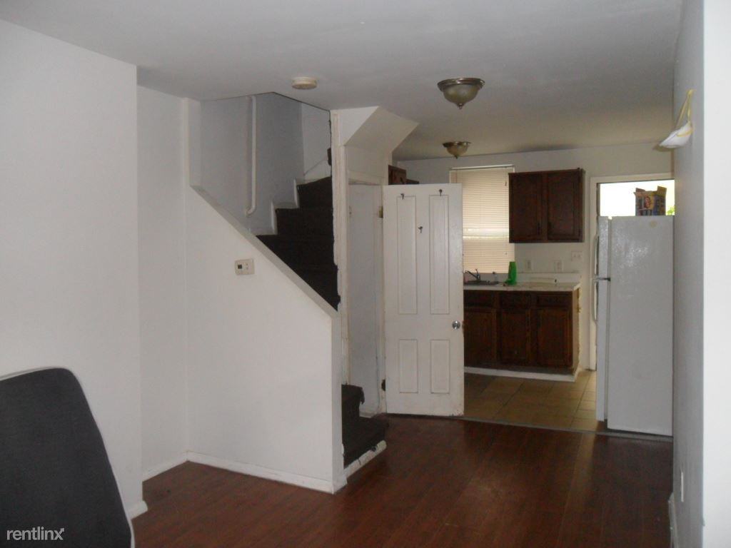 104 S Carey St - Photo 2 of 7