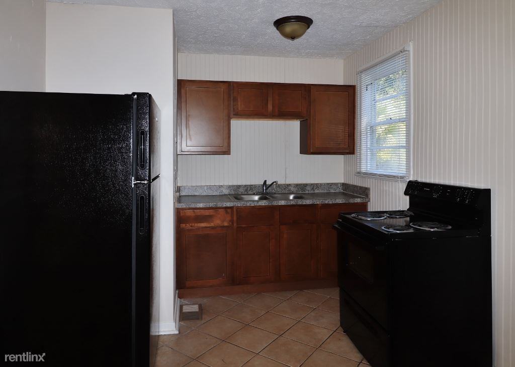 1385 Ingleside Ave - Photo 3 of 15