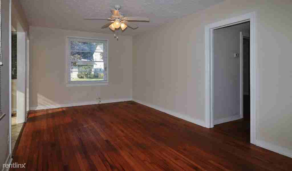1385 Ingleside Ave - Photo 2 of 15