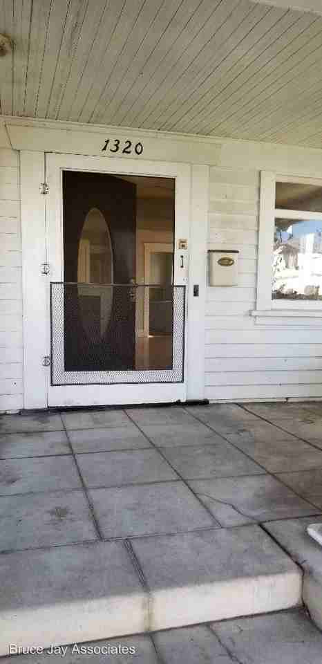 1316 1/2  N. Harvard Blvd 1314-1322 - Photo 3 of 21