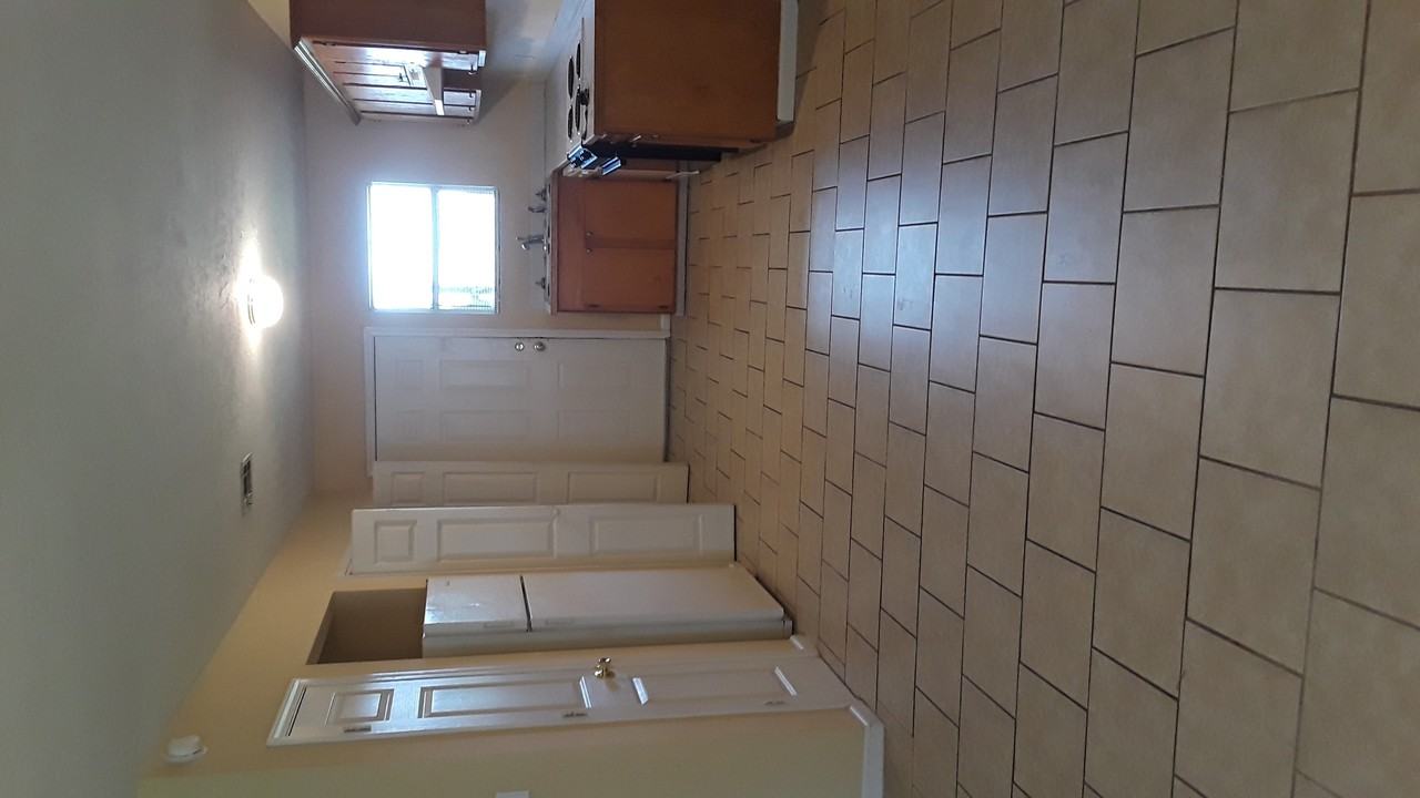 1160 Shellie Ln - Photo 3 of 6