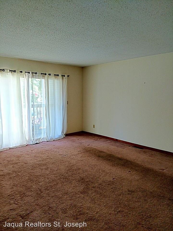 5820 Paw Paw Lake Rd. - Photo 3 of 8