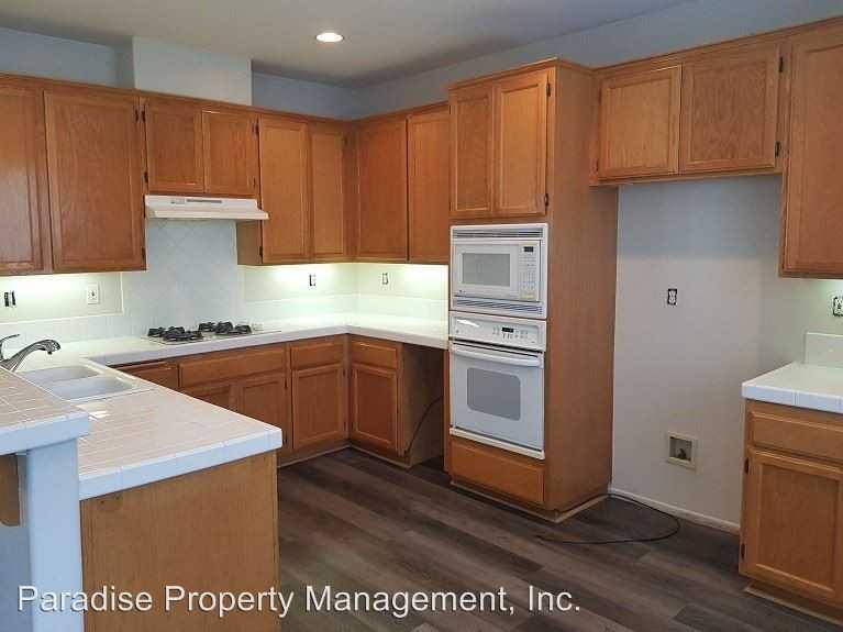 1020 Nina Dr - Photo 3 of 14