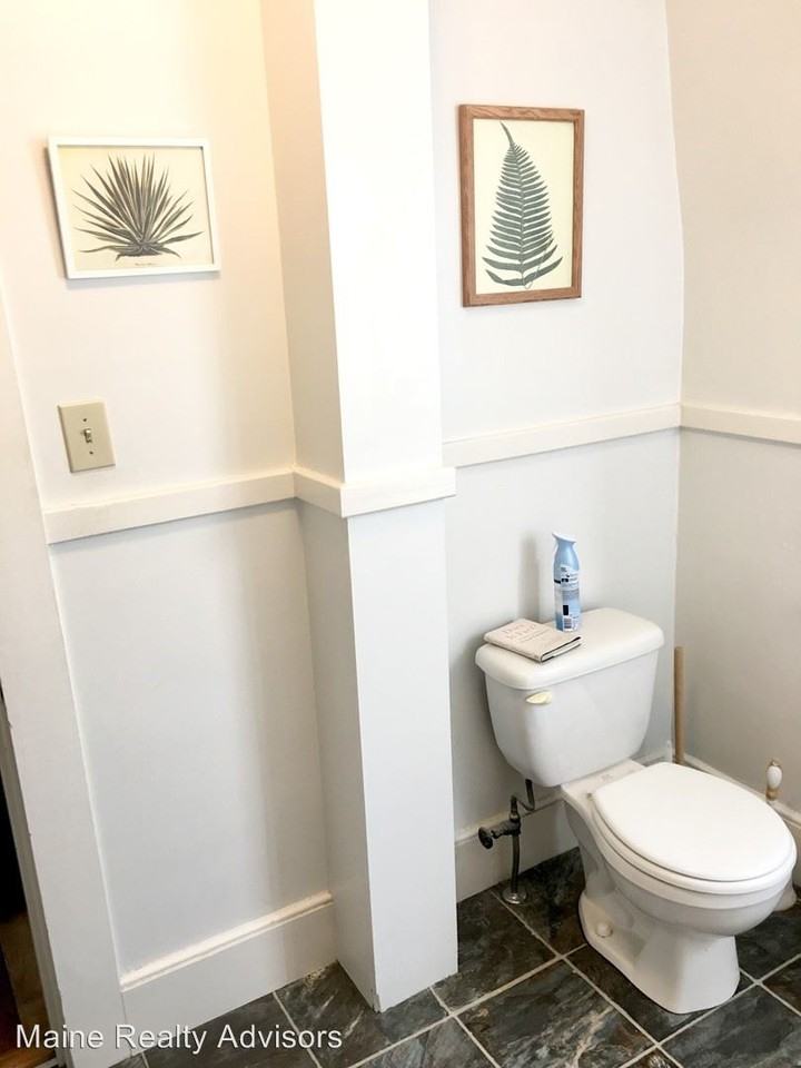 138 Pine St - Photo 3 of 7