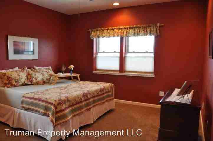 33 Staggerwing Landing - Photo 2 of 6