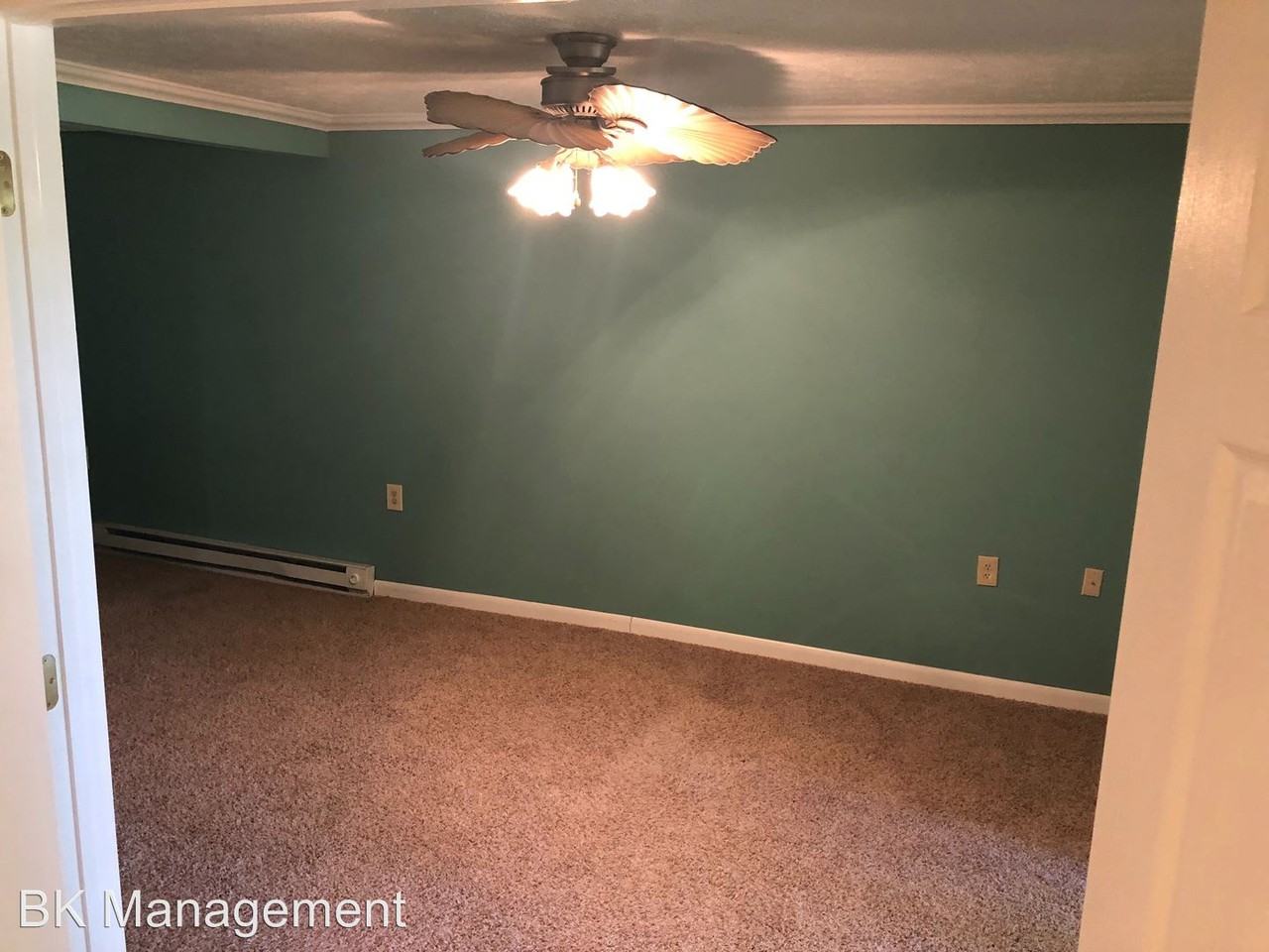 2830 Shore Dr - Photo 2 of 12