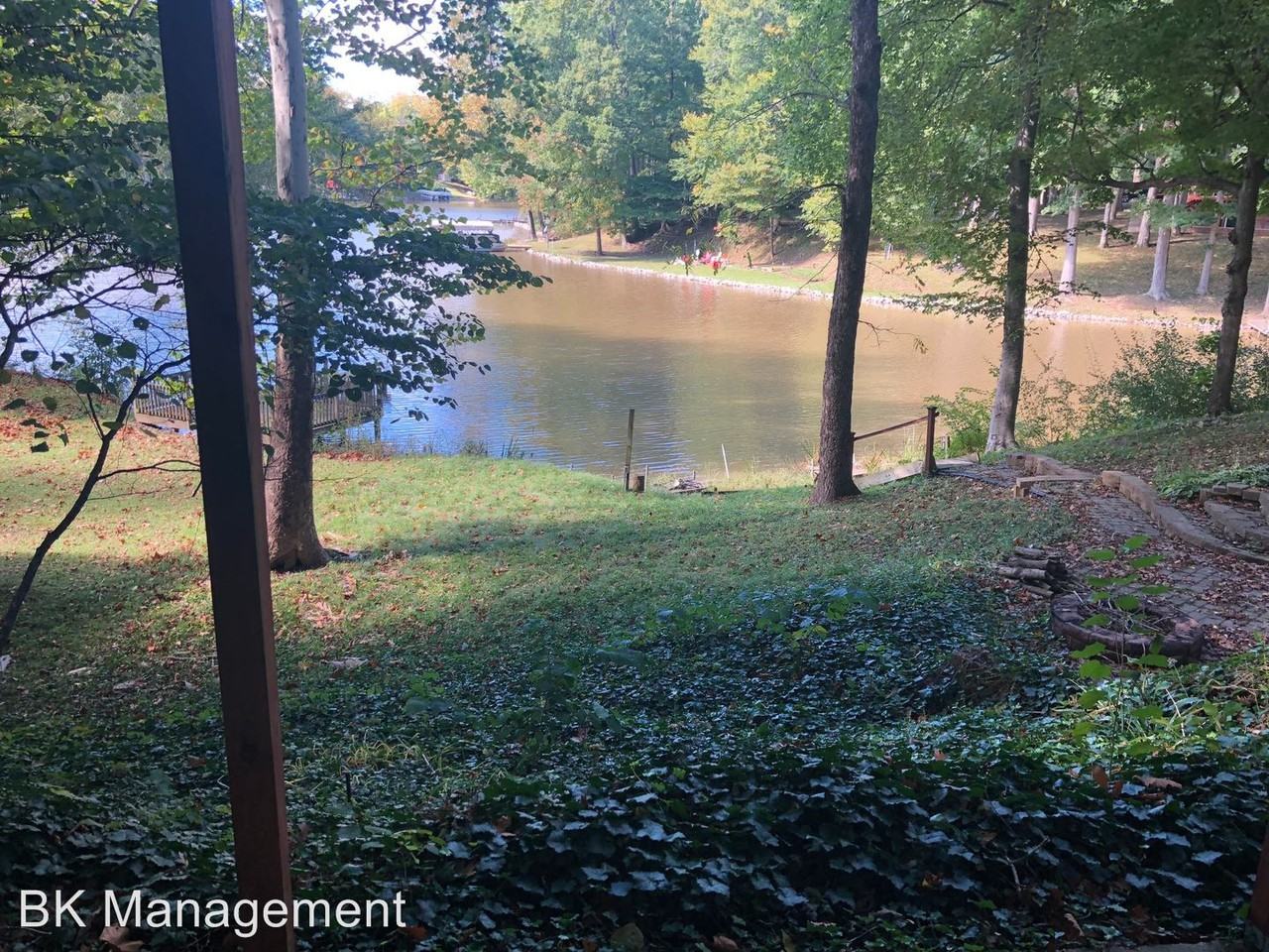 2830 Shore Dr - Photo 3 of 12