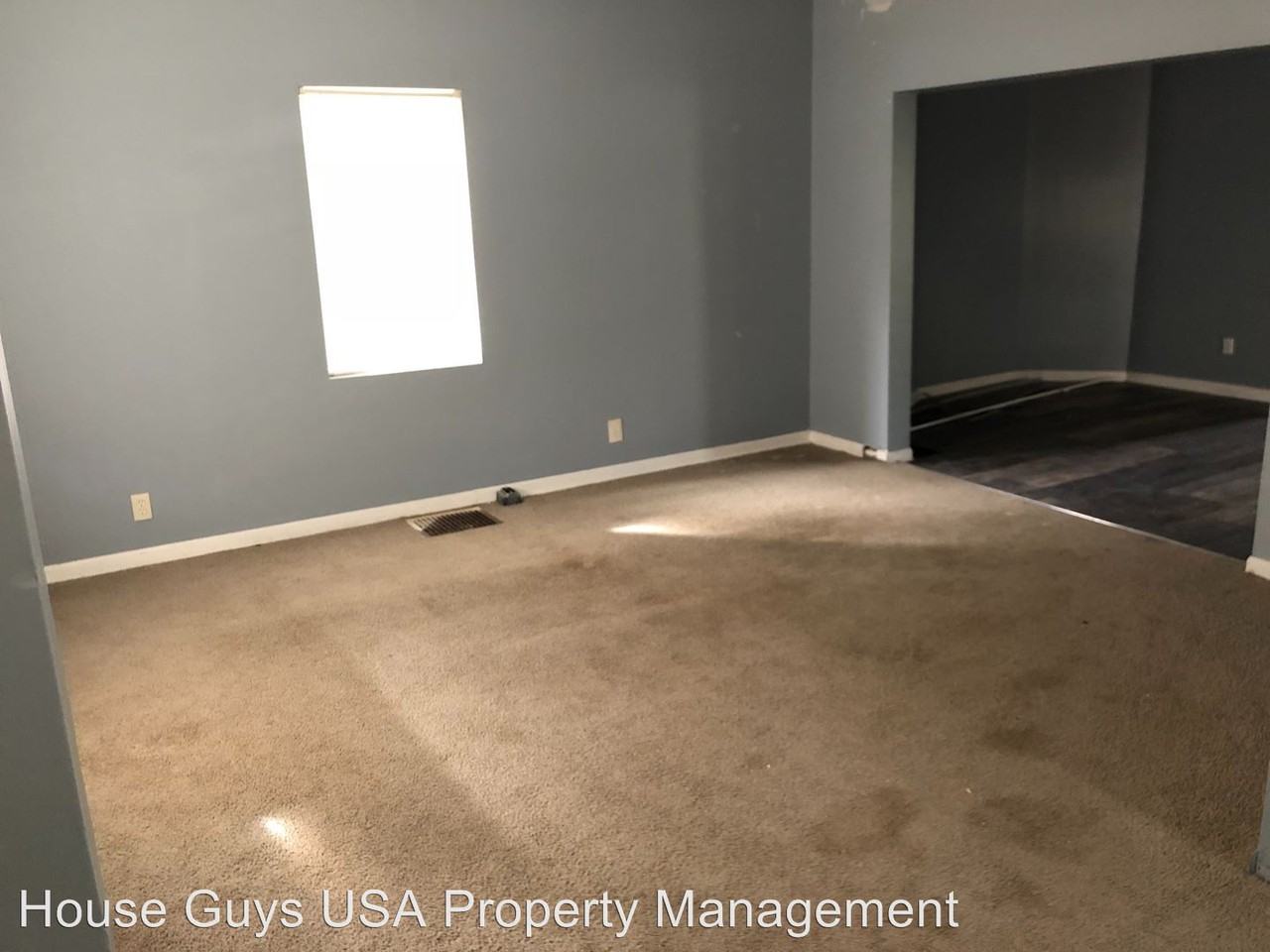 2438 Hardesty Ave - Photo 2 of 15