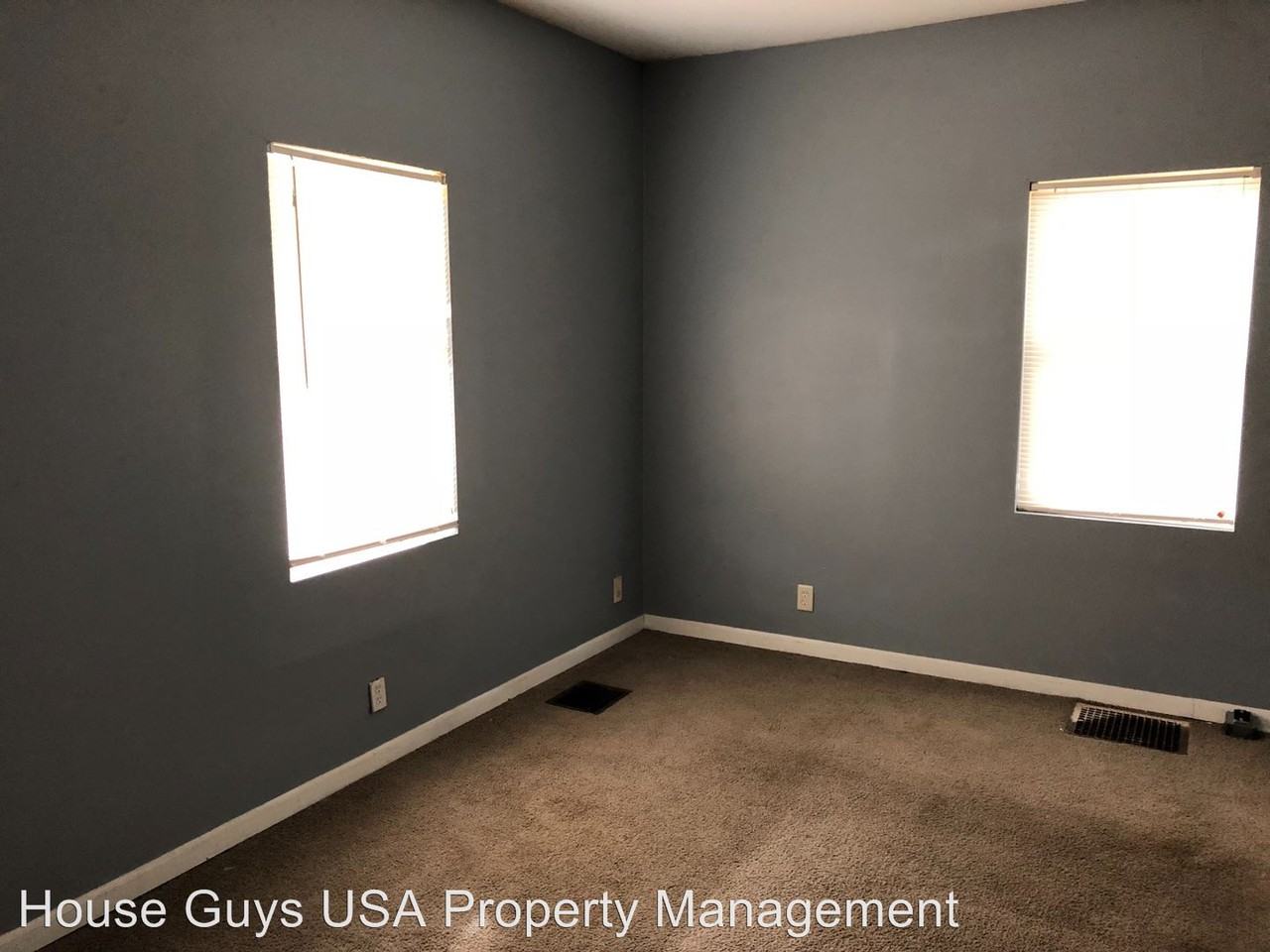 2438 Hardesty Ave - Photo 3 of 15