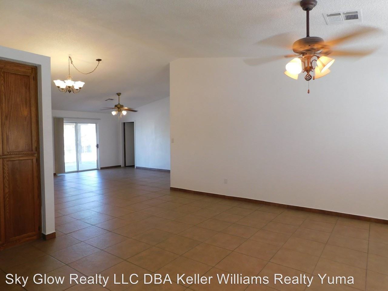 2746 S 32nd Ave - Photo 2 of 25