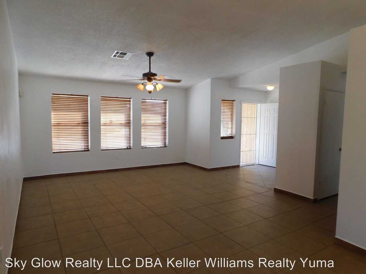 2746 S 32nd Ave - Photo 3 of 25